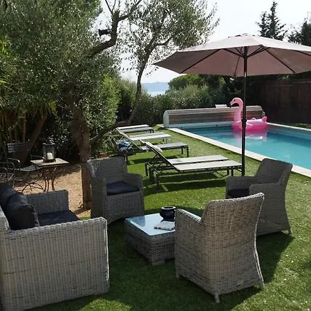Les Bruyeres Sarrazine Villa *